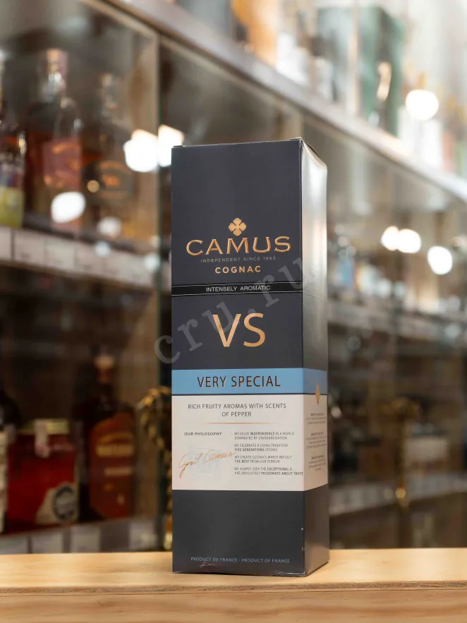 В магазине Крю Профи Camus VS Intensely Aromatic in gift box 0.7 л