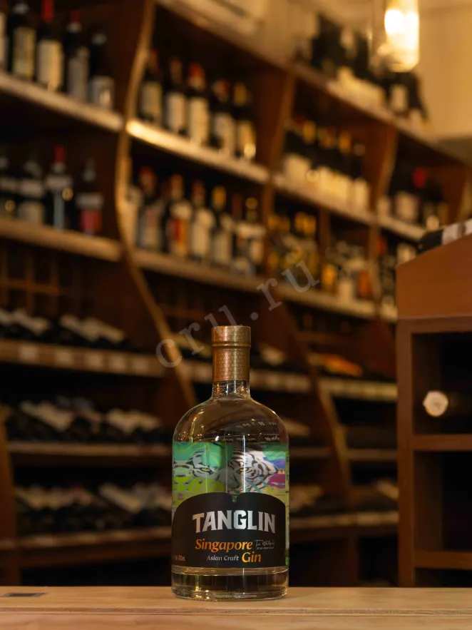 В магазине Крю Профи Tanglin Singapore 0.7 л