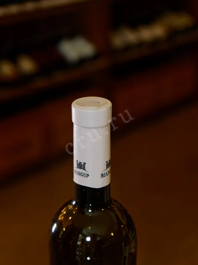 Пробка Mangup Sauvignon Blanc 2019 0.75 л