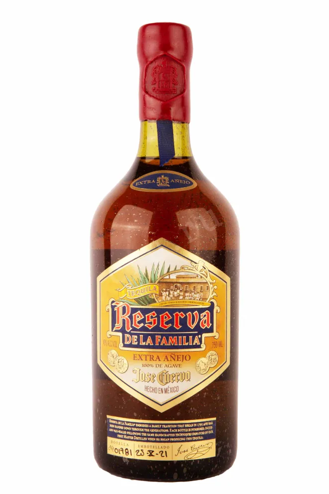 Бутылка Jose Cuervo Reserva De La Familia Extra Anejo 0.75 л