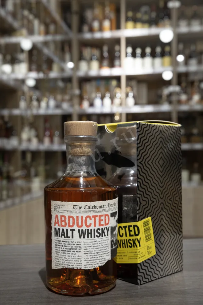 В магазине Крю Профи Abducted Malt gift box 0.7 л