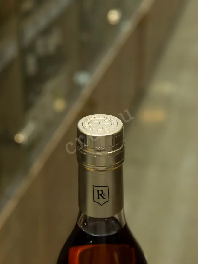 Пробка Raymond Ragnaud Tres Vielle Reserve Grand Champagne 1er Cru De Cognac in gift box 0.5 л