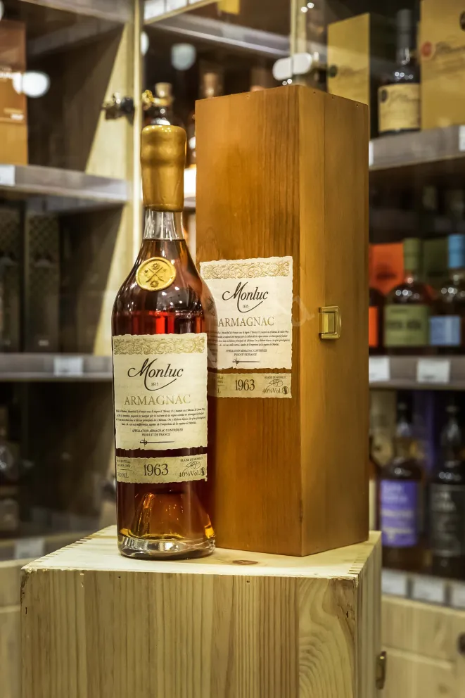 В магазине Крю Профи Monluc 1963 0.7 л