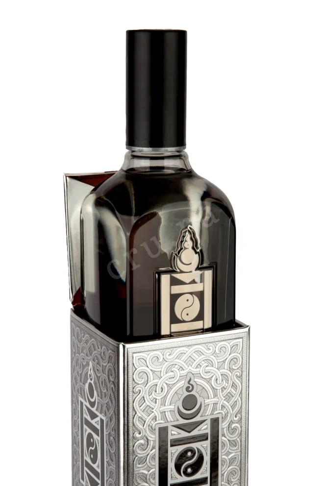 Водка Соембо особая в подарочной упаковке  0.75 л