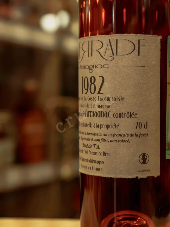 В магазине Крю Профи Laterrade Domaine de La Coste Lacourtoisie Bas-Armagnac in wooden box 1982 0.7 л