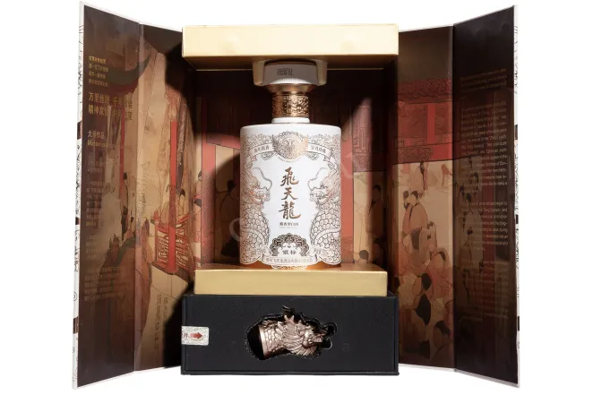 В подарочной коробке Feitian Loong Lingbiao in gift box 0.5 л