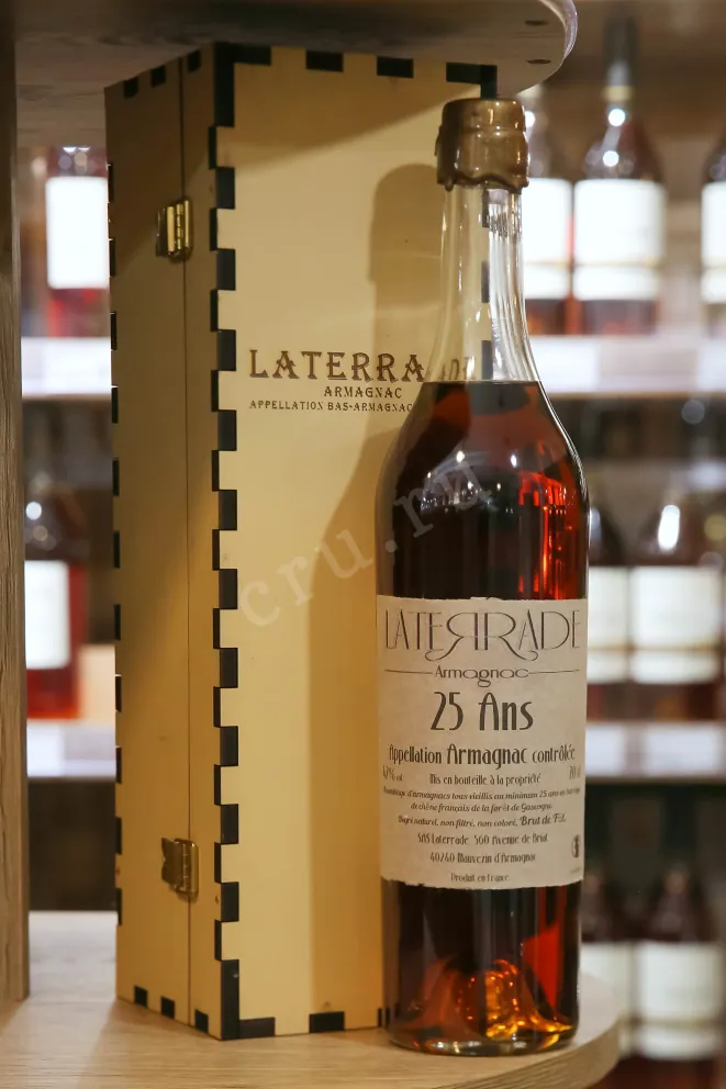 В магазине Крю Профи Laterrade 25 ans in wooden box 1999 0.7 л