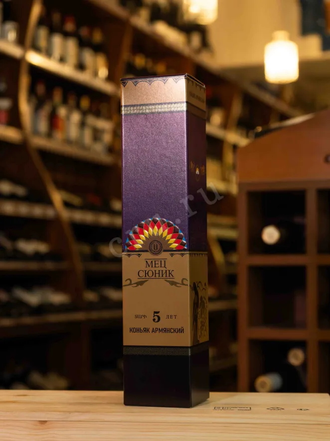 В магазине Крю Профи Mets Syunik 5 years in gift box 0.5 л