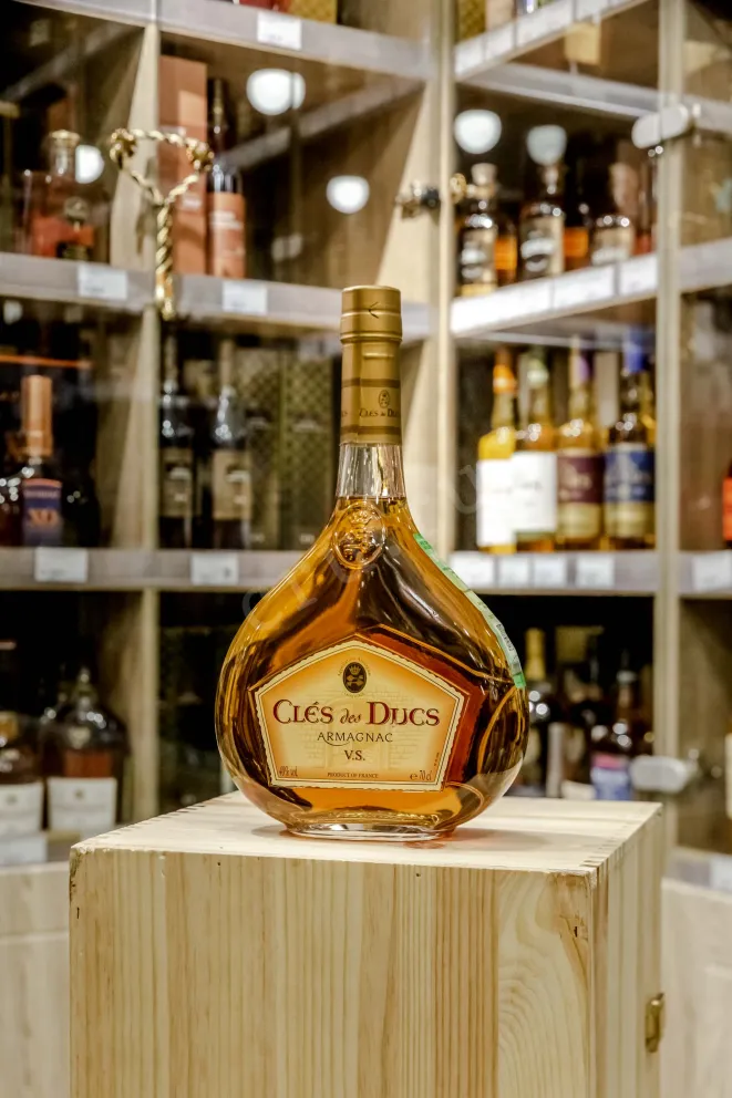 В магазине Крю Профи Cles des Ducs VS 0.7 л