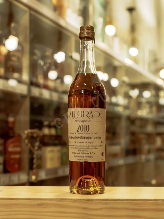 В магазине Крю Профи Laterrade Domaine de Coutchot Bas-Armagnac in wooden box 2010 0.7 л