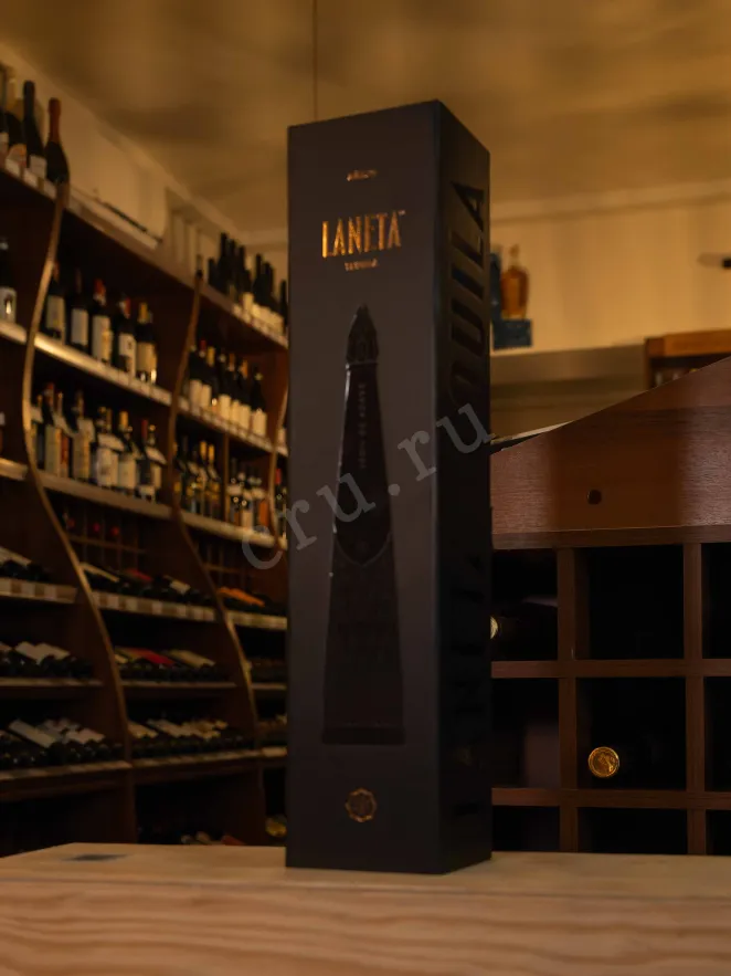 В магазине Крю Профи Laneta Anejo in gift box 0.75 л