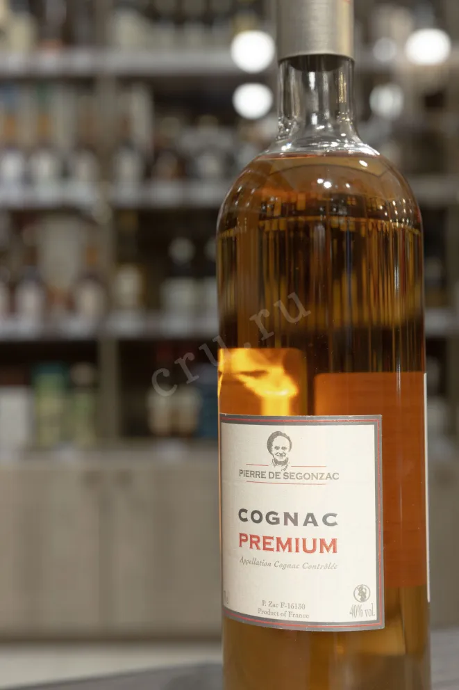 В магазине Крю Профи Pierre de Segonzac Premium 0.7 л