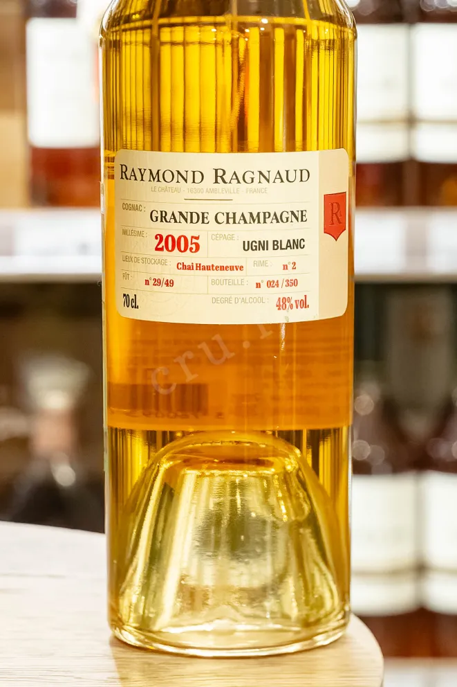 В магазине Крю Профи Raymond Ragnaud Millesime Grande Champagne in gift box 2005 0.7 л