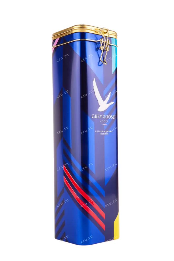 Подарочная упаковка водки Grey Goose with gift box 0.7
