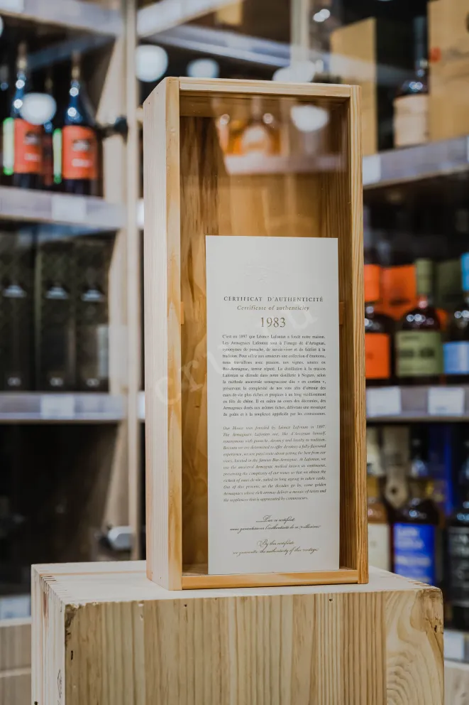 В магазине Крю Профи Lafontan 1983 0.7 л