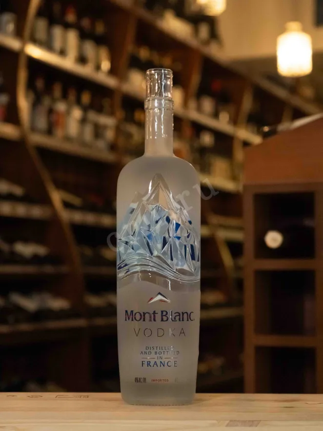 В магазине Крю Профи Mont Blanc gift box with 2 shots 1 л