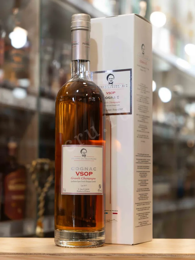 В магазине Крю Профи Pierre de Segonzac VSOP in gift box 0.7 л