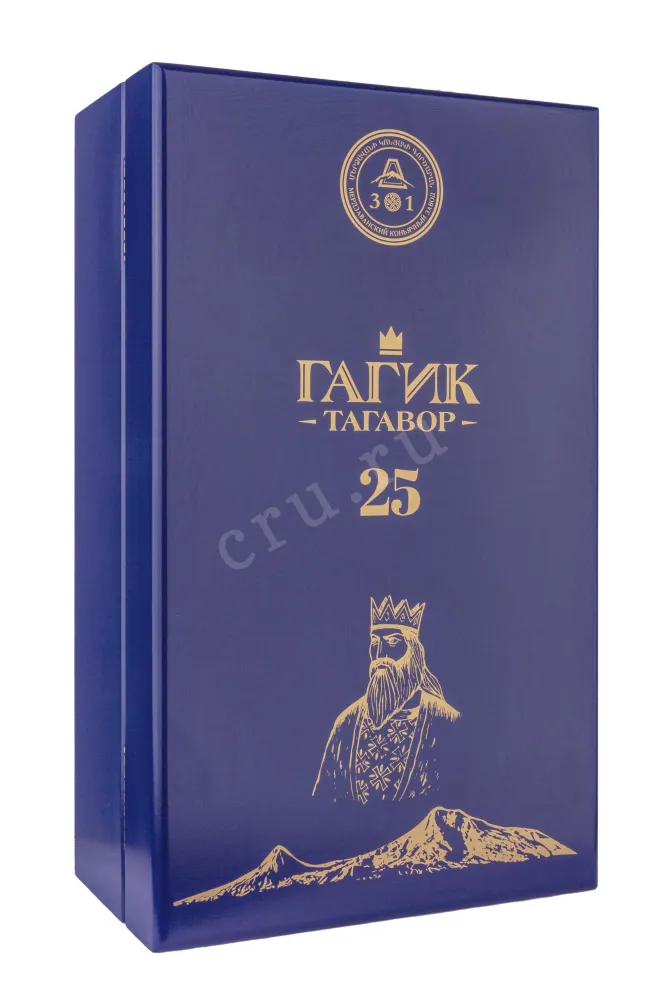 Подарочная упаковка Gagik Tagavor OS 25 years old in wooden box 0.7 л
