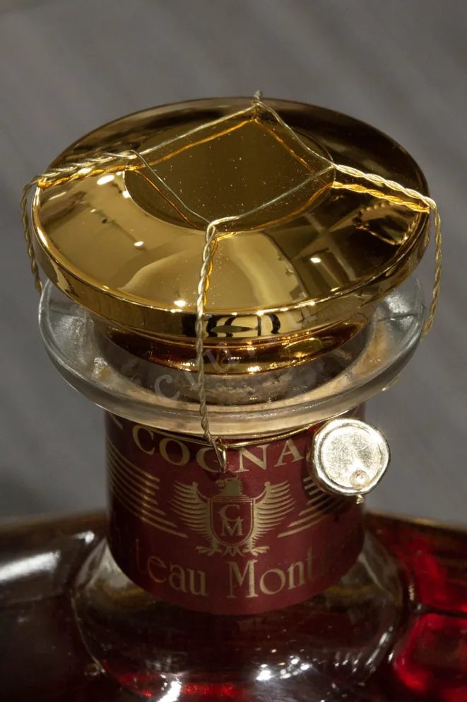 Пробка Chateau de Montifaud Petite Champagne VSOP in gift box 0.7 л