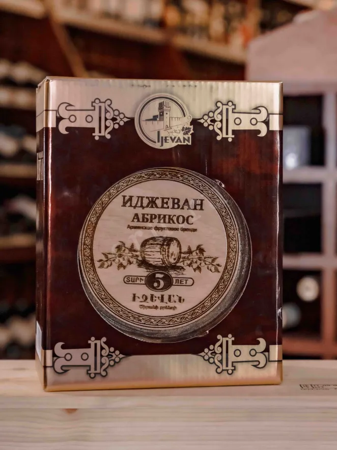 В магазине Крю Профи Ijevan Apricot 5 years in wooden barrel 0.7 л