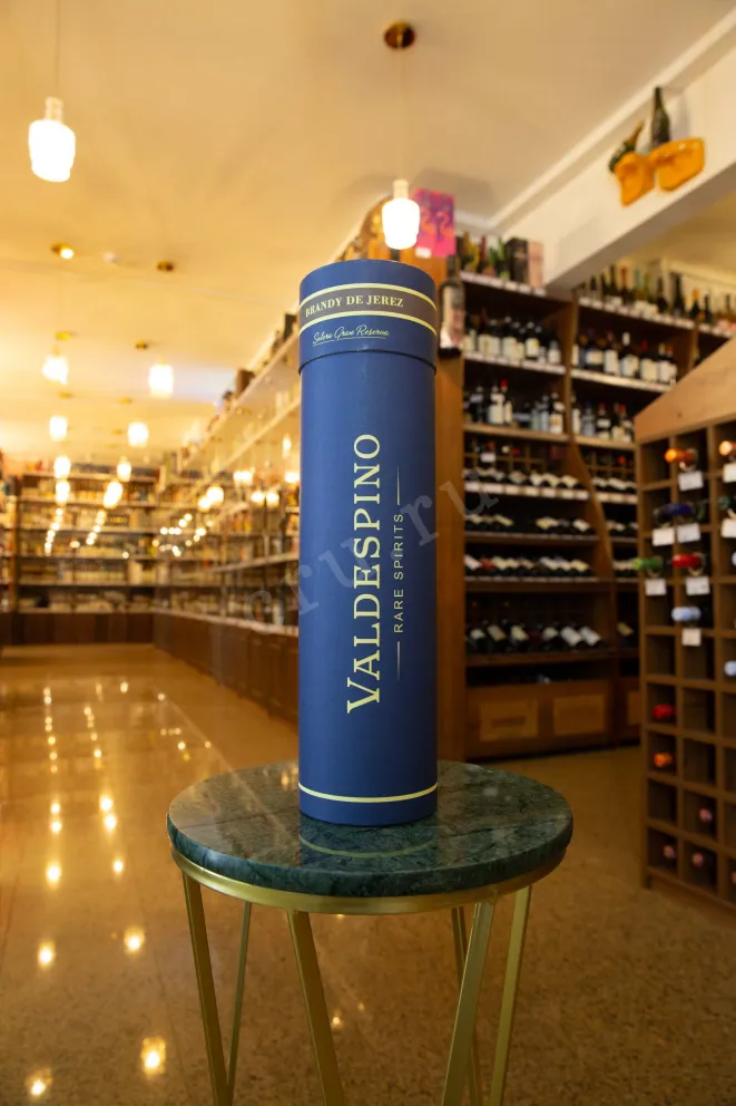 В магазине Крю Профи Valdespino Brandy de Jerez Solera Gran Reserva in tube 0.7 л