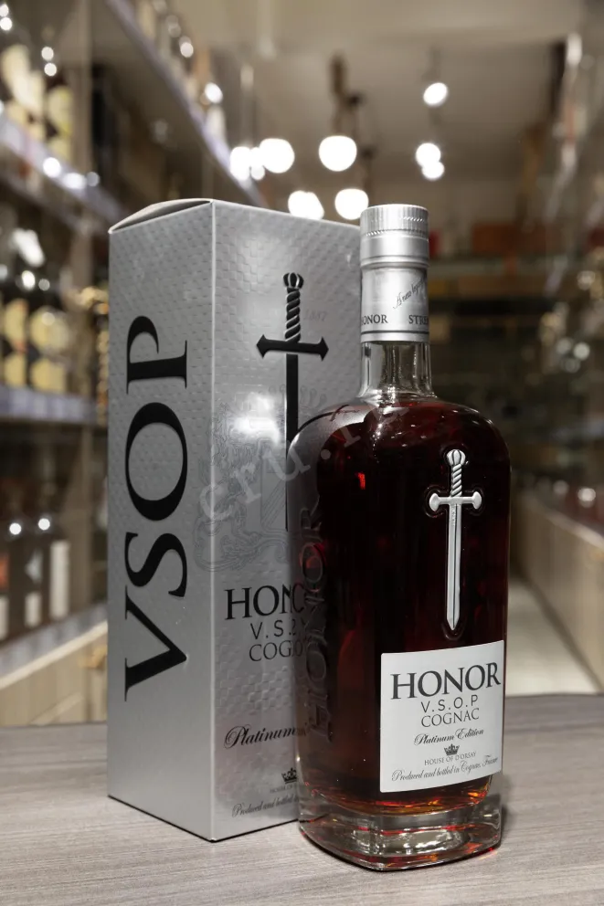 В магазине Крю Профи Honor VSOP Platinum Edition gift box 0.75 л