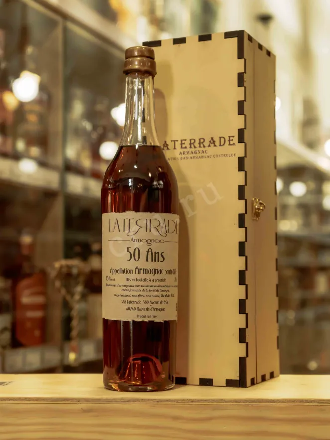 В магазине Крю Профи Laterrade 50 ans in wooden box 1974 0.7 л