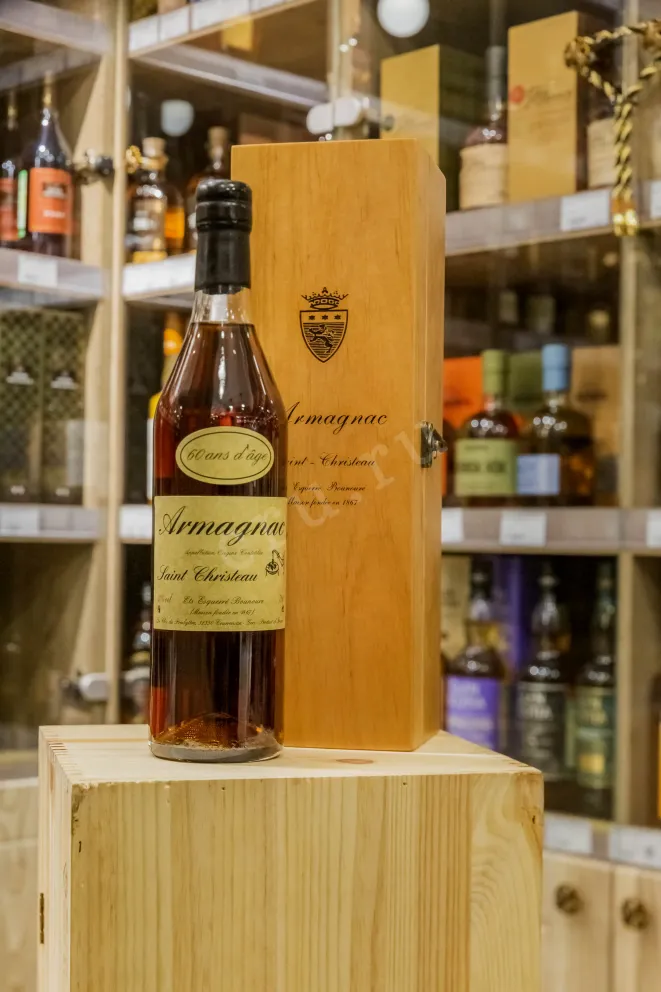 В магазине Крю Профи Saint-Christeau 60 years 0.7 л