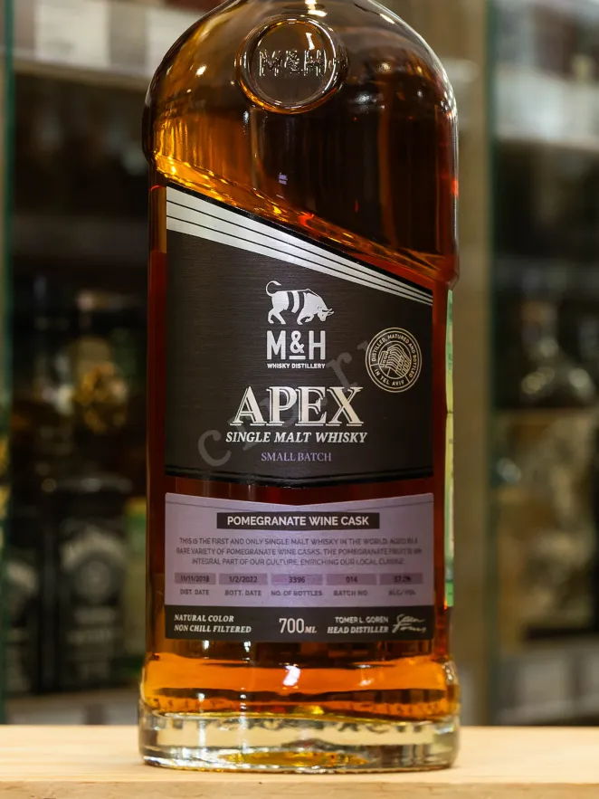 В магазине Крю Профи M & H Apex Pomegranate Wine Cask gift box 0.7 л