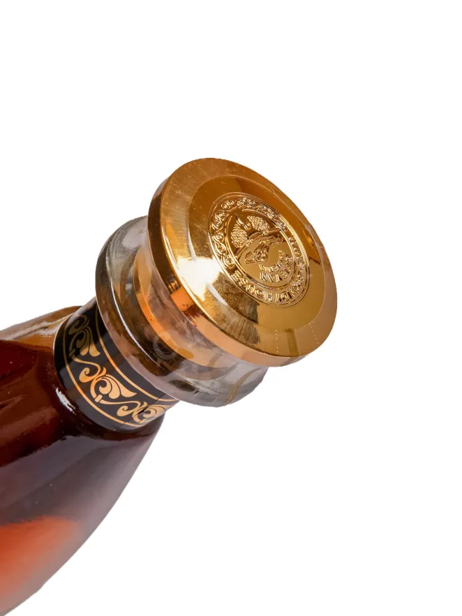 Пробка Ginevan Gold Collection 999.9 7 year in gift box 0.7 л