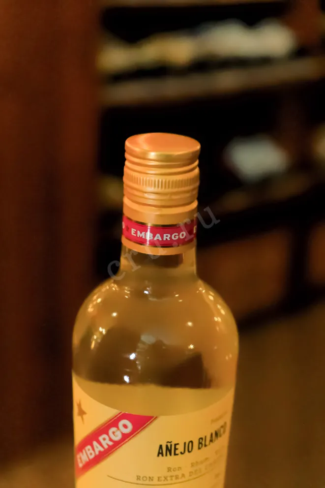 Пробка Embargo Anejo Blanco 0.7 л
