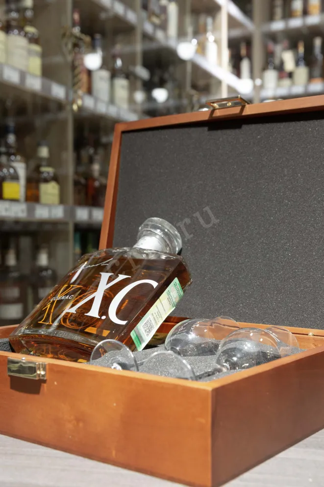 В магазине Крю Профи Lheraud XO in gift box + 2 glasses 0.7 л