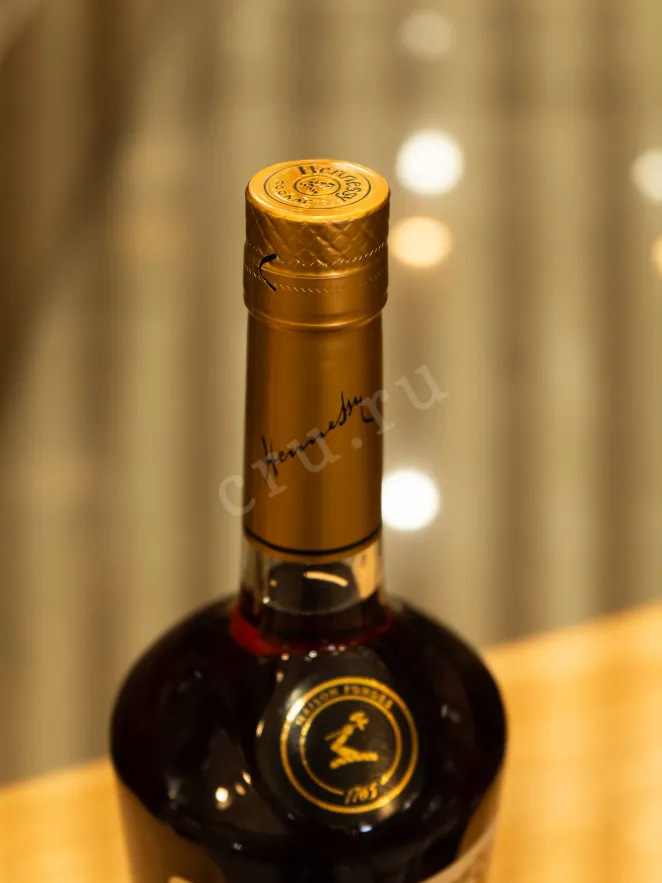 Пробка Hennessy VS gift box 0.7 л
