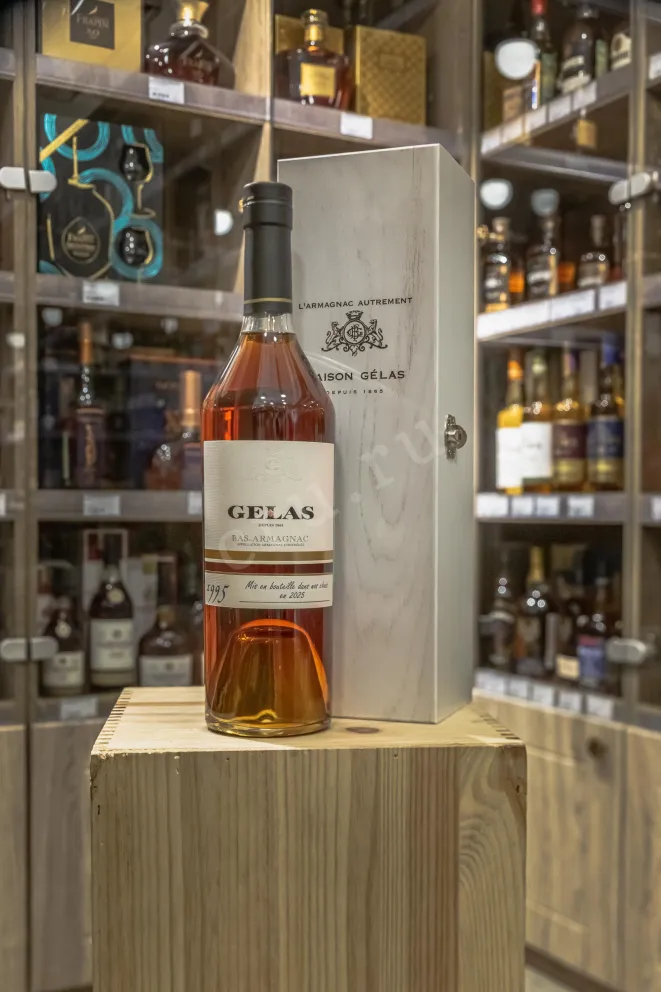 В магазине Крю Профи Gelas 1995 0.7 л