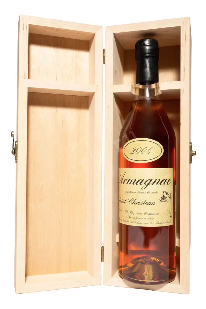 В деревянной коробке Saint Cristeau AOC in gift box 2004 0.7 л