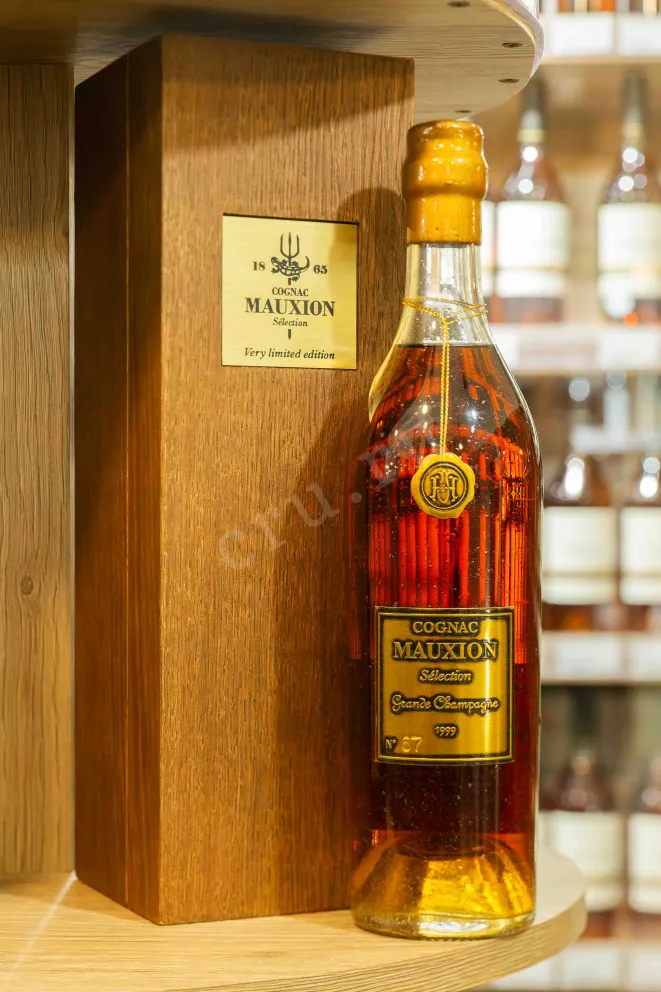 В магазине Крю Профи Mauxion Selection Grande Champagne 1999 0.7 л
