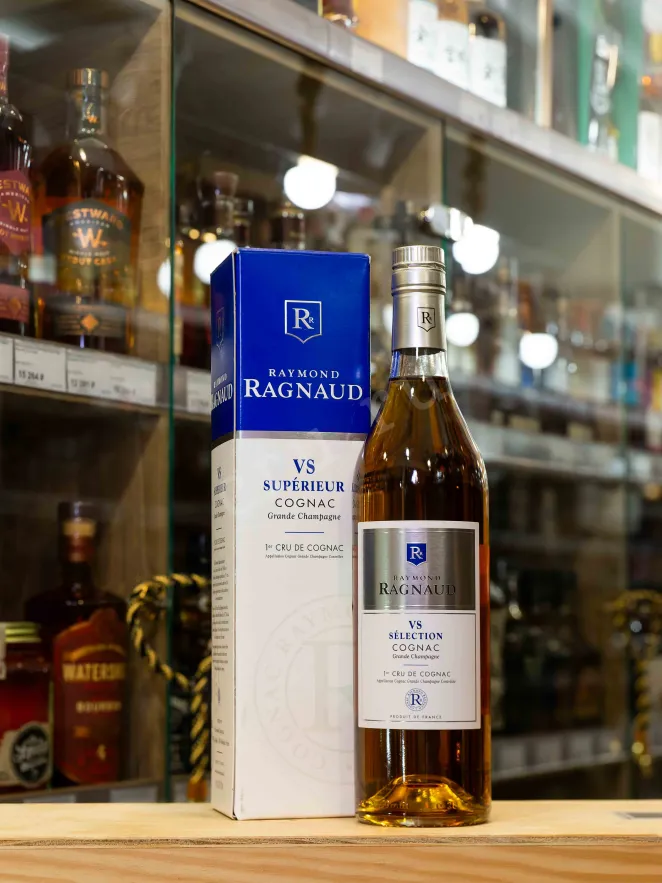 В магазине Крю Профи Raymond Ragnaud VS Grand Champagne 1er Cru De Cognac in gift box 0.7 л