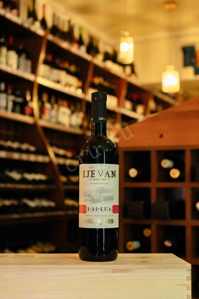 В магазине Крю Профи Ijevan semi-sweet red 2022 0.75 л