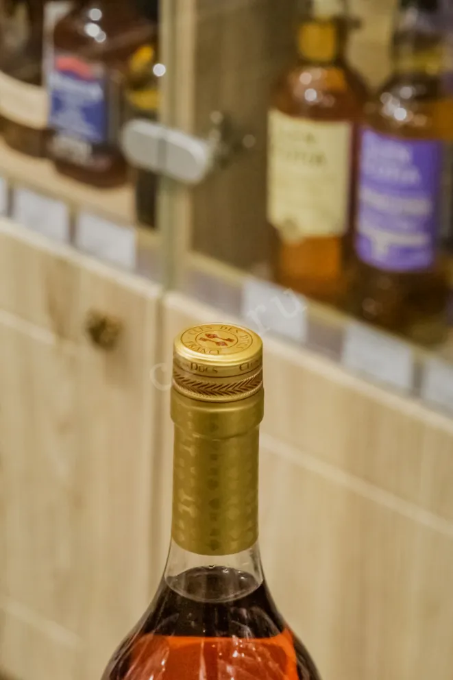 В магазине Крю Профи Cles des Ducs 1987 0.7 л