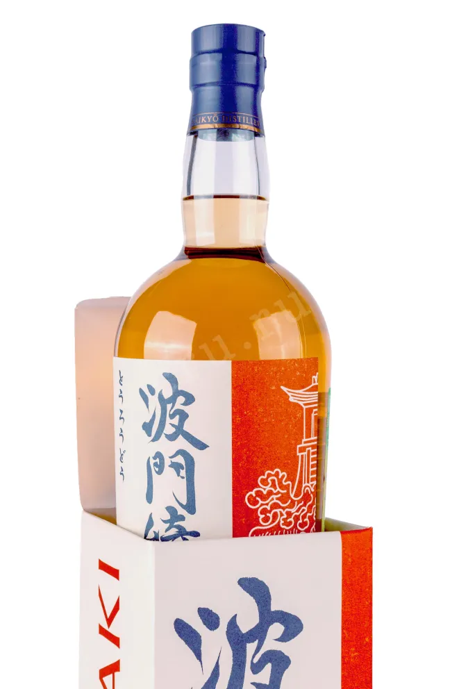 В подарочной коробке Hatozaki Triple Cask Reserve in gift box 0.7 л