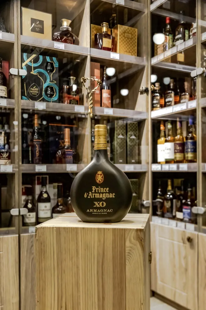 В магазине Крю Профи Prince d'Armagnac XO 0.7 л