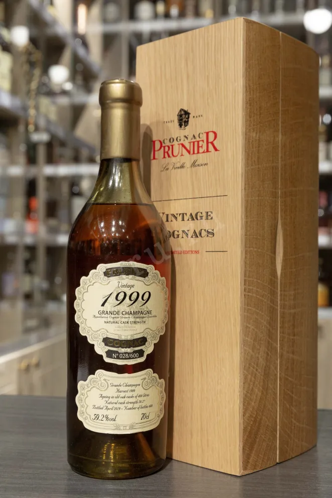В магазине Крю Профи Prunier Grande Champagne Vintage 1999 wooden box 1999 0.7 л