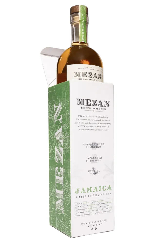 В подарочной коробке Mezan Jamaica 2010 in gift box 0.7 л