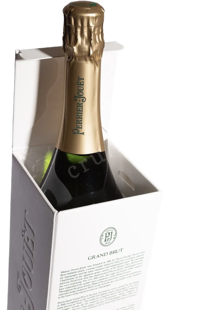 В подарочной коробке Perrier-Jouet Grand Brut in gift box 2021 0.75 л