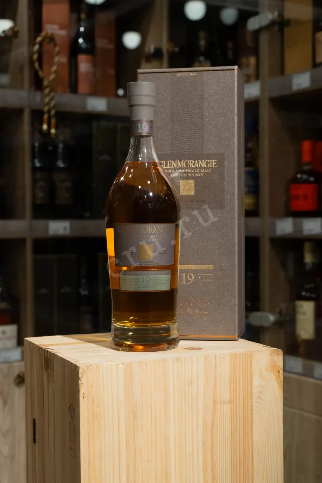 В магазине Крю Профи Glenmorangie 19 Years Old Finest Reserve in gift box 0.7 л