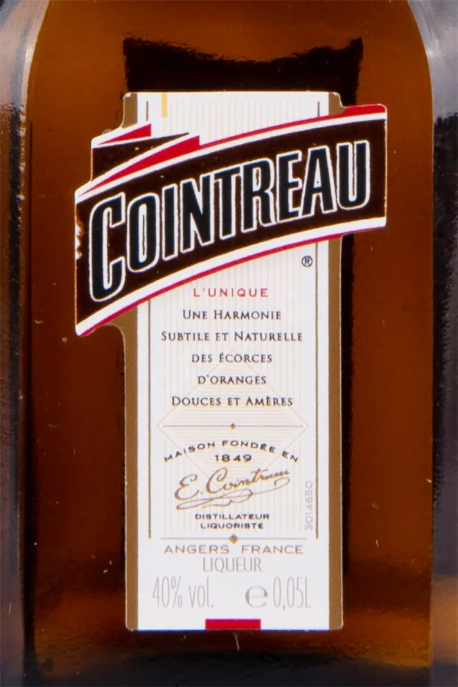 Этикетка ликера Куантро 0.05