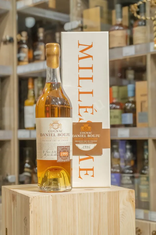 В магазине Крю Профи Daneil Bouju Grande Champagne Premier Cru De Cognac in gift box 1995 0.7 л