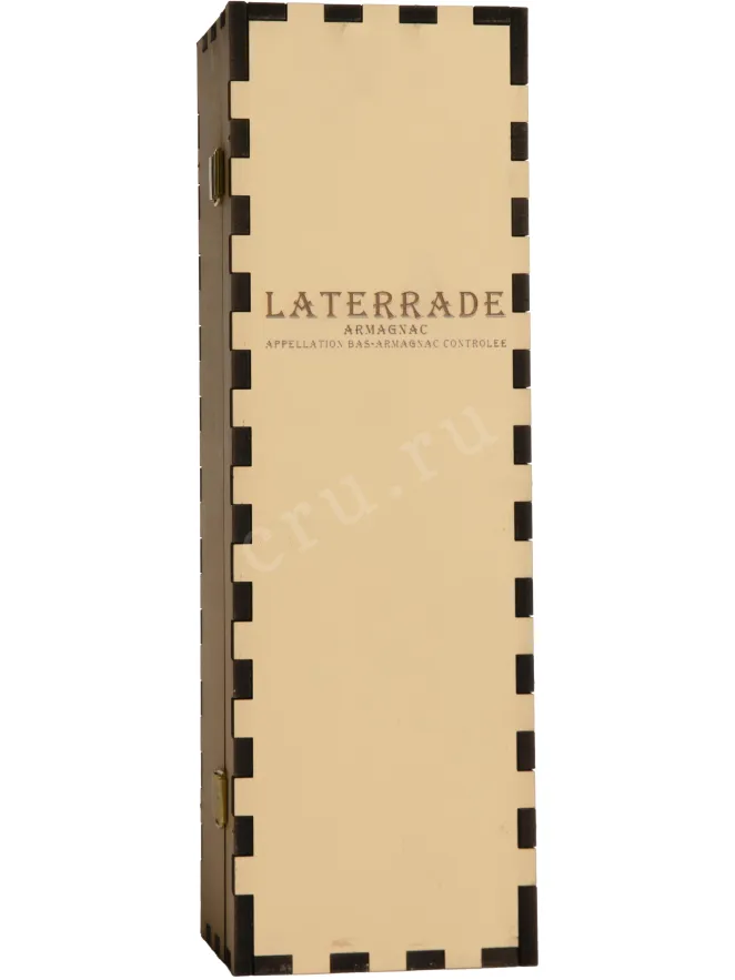 Деревянная коробка Laterrade Chateau de Briat Bas-Armagnac 2006 0.7 л