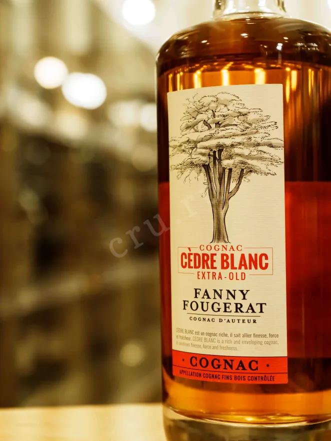 В магазине Крю Профи Fanny Fougerat Cedre Blanc Extra Old Fins Bois in gift box 0.7 л