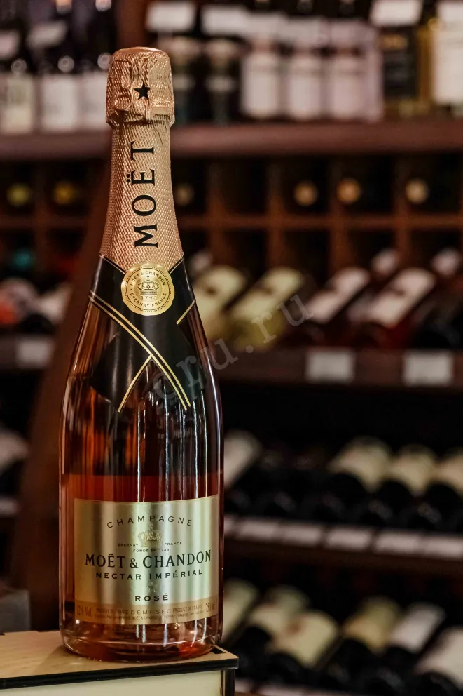 В магазине Крю Профи Moet & Chandon Rose Imperial 1.5 л